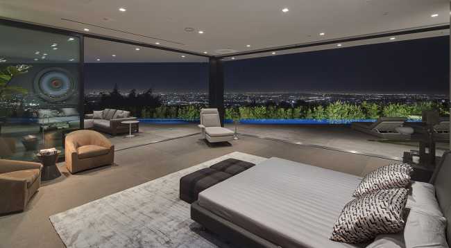 Piscine à débordement pour une luxueuse résidence à Los Angeles