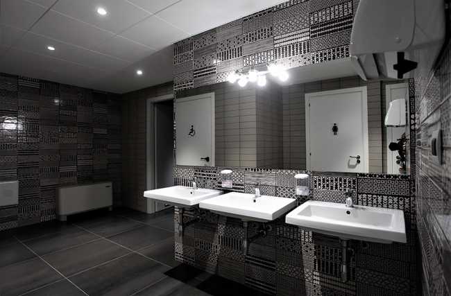 Offices for Pegaso University whit large-format slabs produced by Iris Ceramica