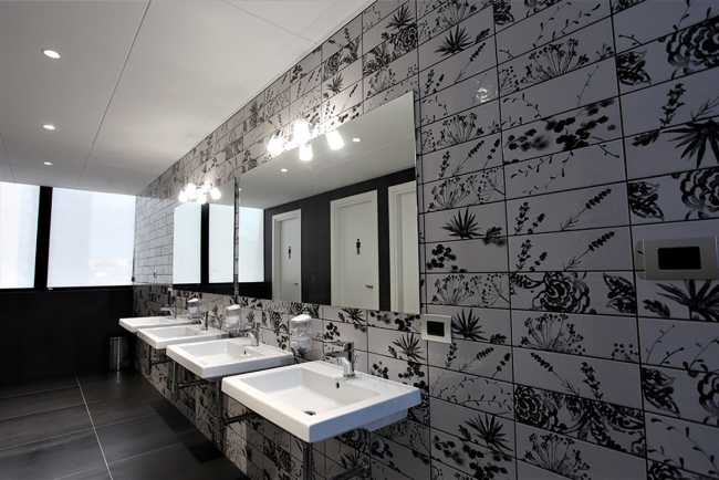 Offices for Pegaso University whit large-format slabs produced by Iris Ceramica