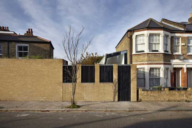 facade brick extension metal