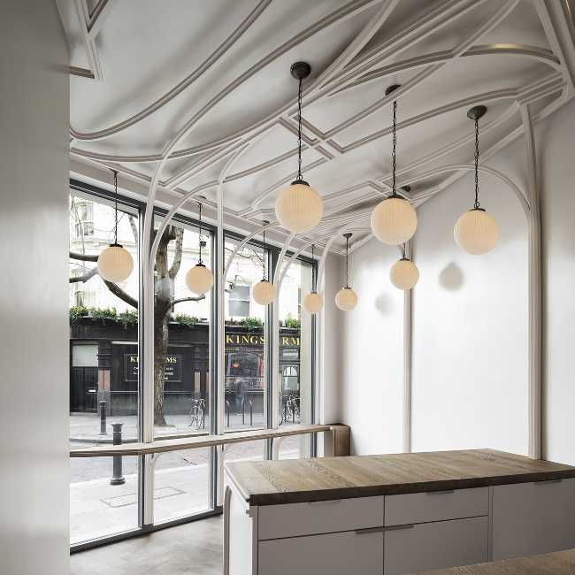 café acabados techo art deco