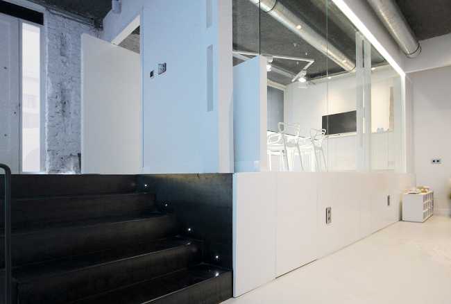 White contemporary interiors