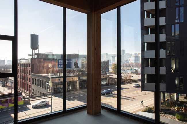 edificio struttura clt vetrata