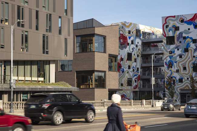 edificio struttura clt rivestimento laterizio mattoni