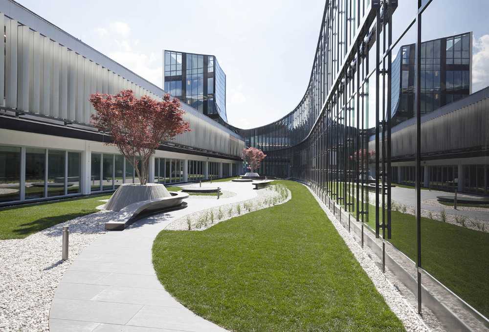 sede aziendale Durst facciata rivestimento pannelli alluminio parete vetro