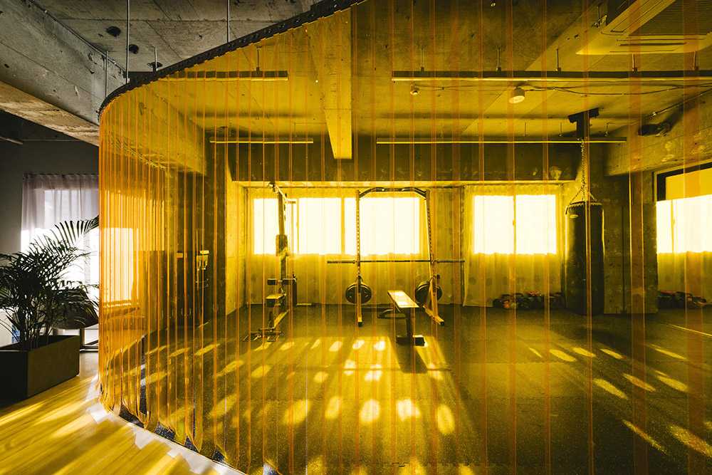Plexiglass arancione curvo