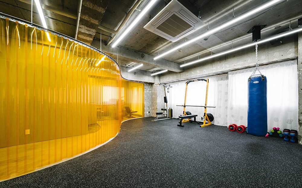 Plexiglass arancione curvo