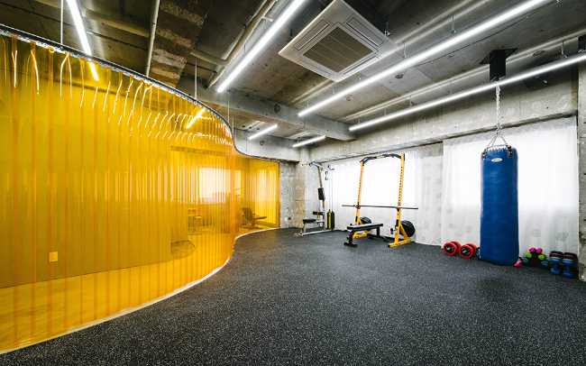 Pvc arancione curvo come divisorio