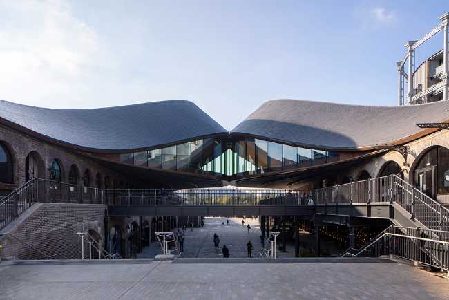 Des entrepôts victoriens du XIXe siècle aux banlieues commerciales. Nouvel espace public à Londres