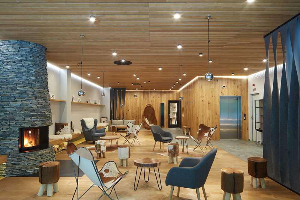 Complejo residencial revestido en madera.