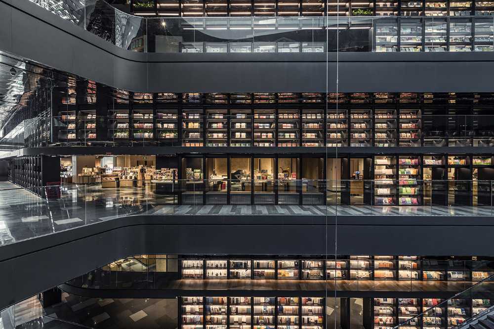 Library Lafonce Maxone view shelves with books