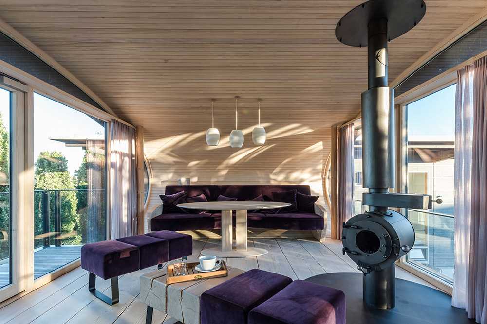 Innovative extension Waldfabrik: Oval Office for meetings and relax