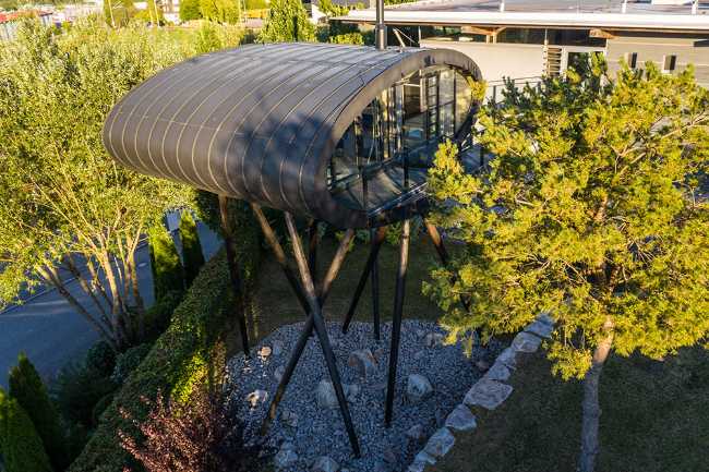 Innovative extension Waldfabrik: Oval Office for meetings and relax