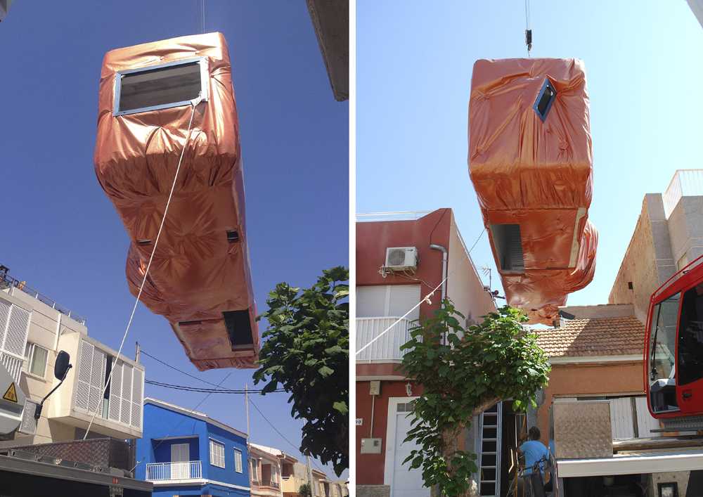 Casa sul mare con ampliamento container posizionamento