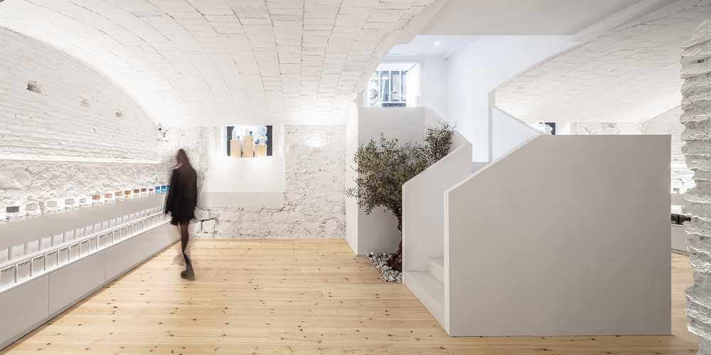 Carner Barcelona Perfumery wooden floor