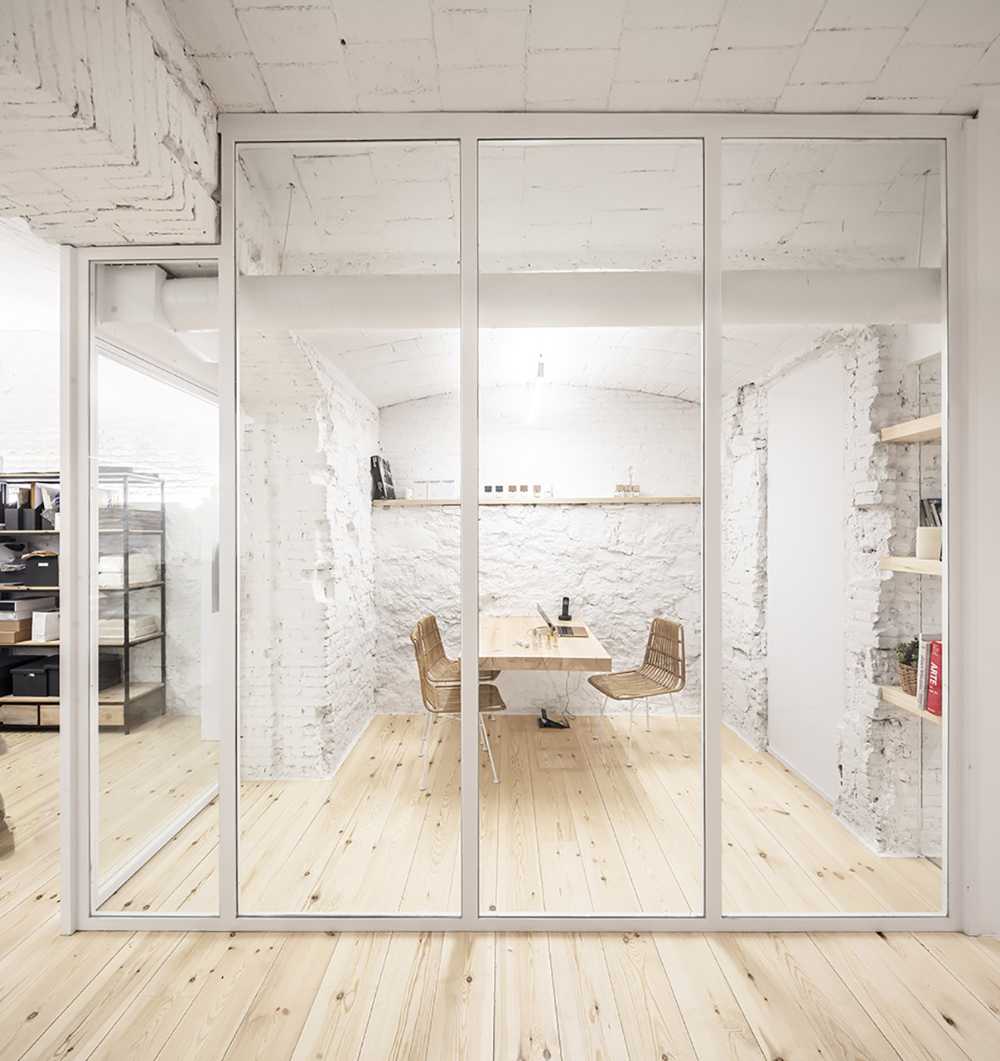 Carner Barcelona Perfumery wooden floor