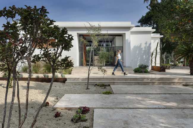 Mediterranean Cacti House in Israel