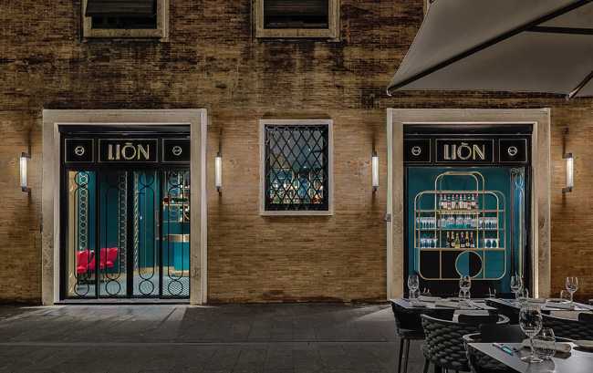 Lion restaurant entrance