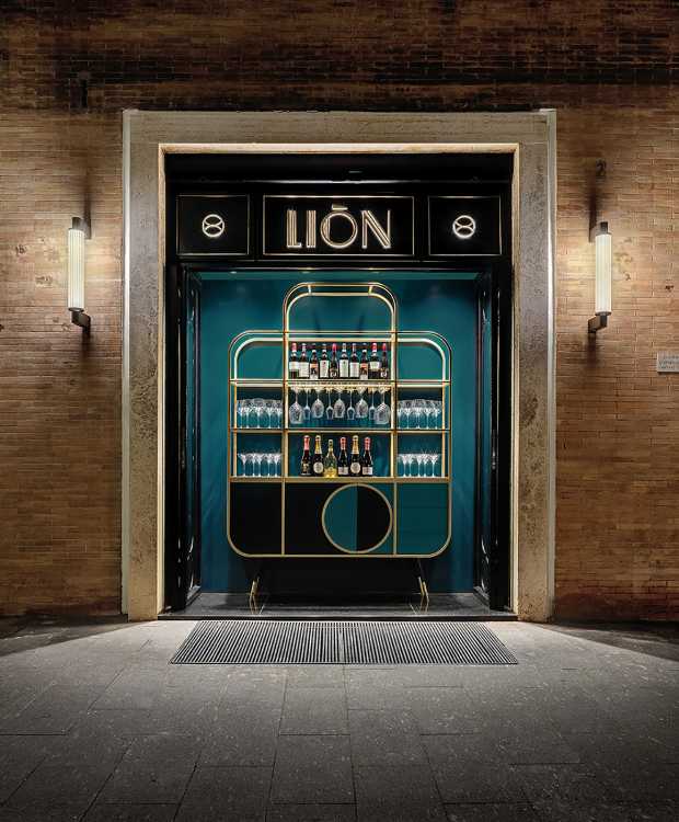 Lion restaurant entrance