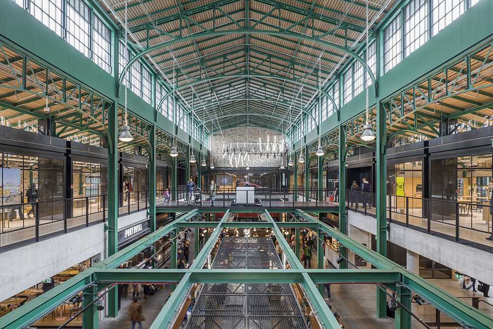 Covered market with bar