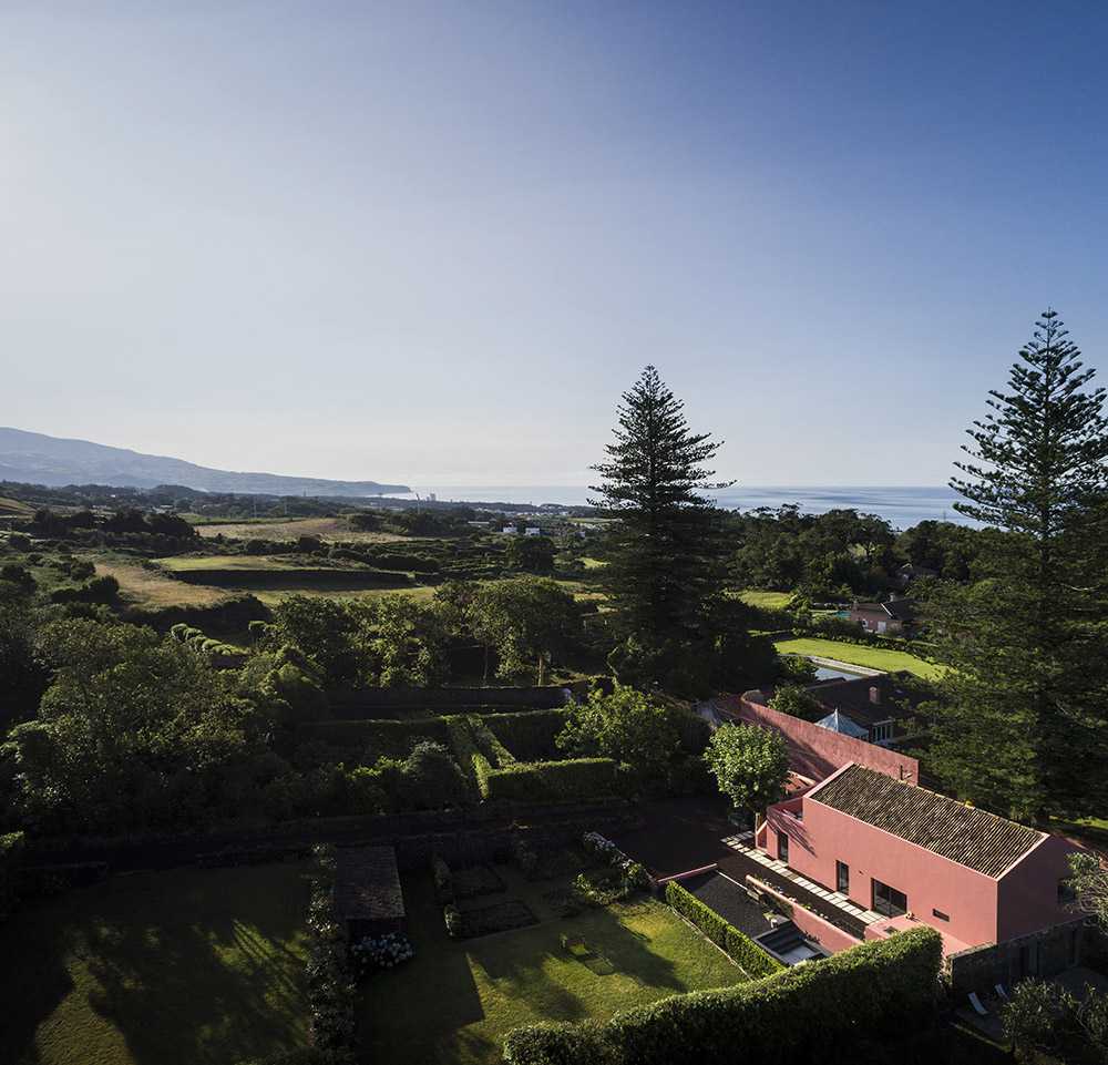 Pink house with view