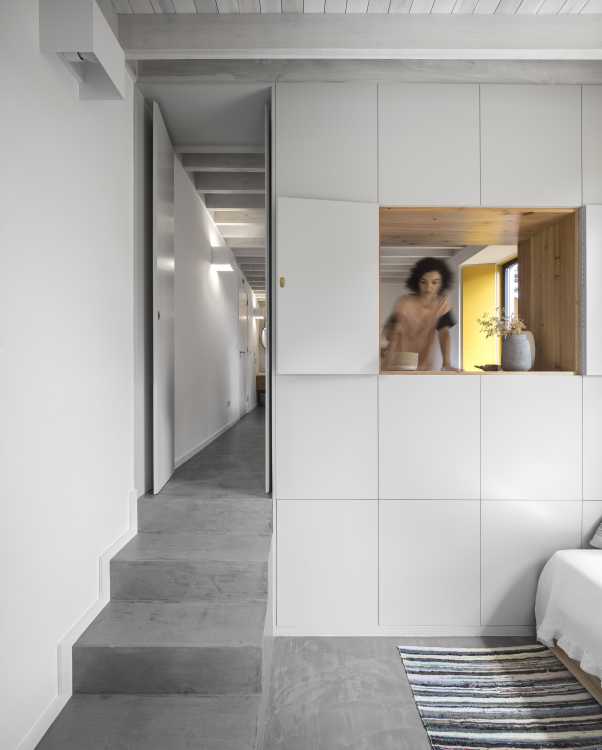 Une vieille grange est transformée en deux maisons d'hôtes. Histoire et contemporanéité en harmonie