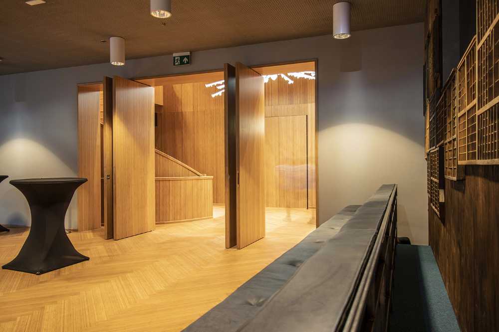 Groninger Forum atrio con rivestimento bamboo