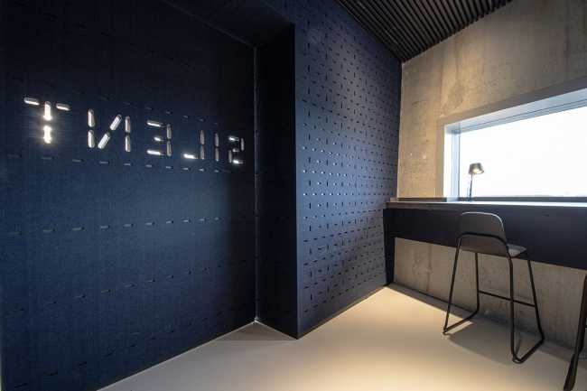 Groninger Forum porta insonorizzata con cerniere Fritsjurgens per area riunioni