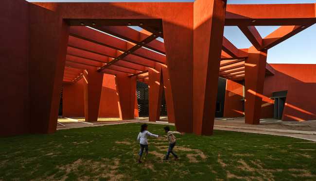india school garden park structure lattice beams
