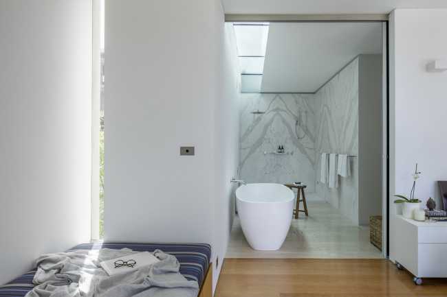 Link House, l'architecture est l'interpénétration entre les espaces intérieurs et extérieurs.