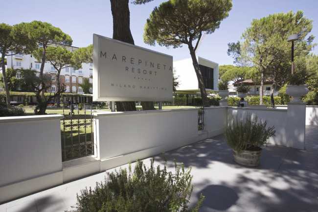 MarePinetaResort in Milano Marittima with Friandre's slabs
