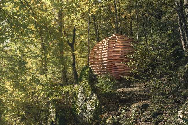 Ispace, l'installation en bois stimule l'interaction Homme-Environnement-Nature.