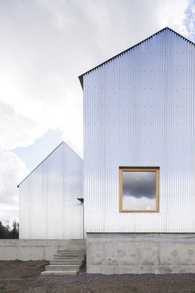 Abitazione forma elementare rivestita in alluminio