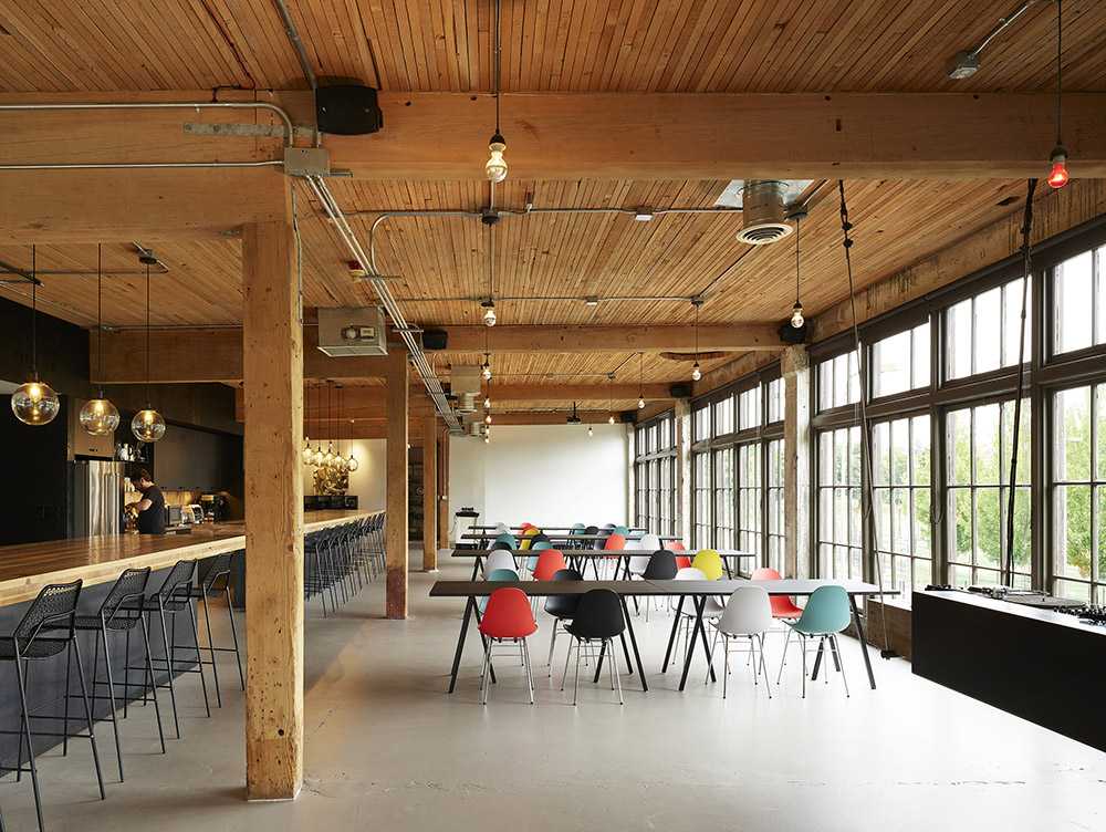 Open space working space in wood