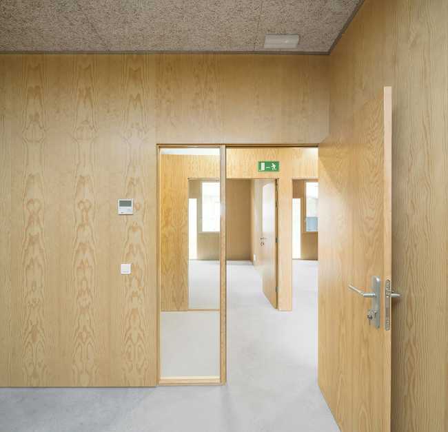 Partition wall in wood
