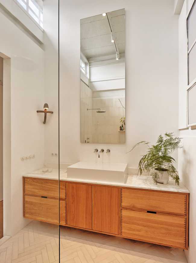 oak designer bathroom