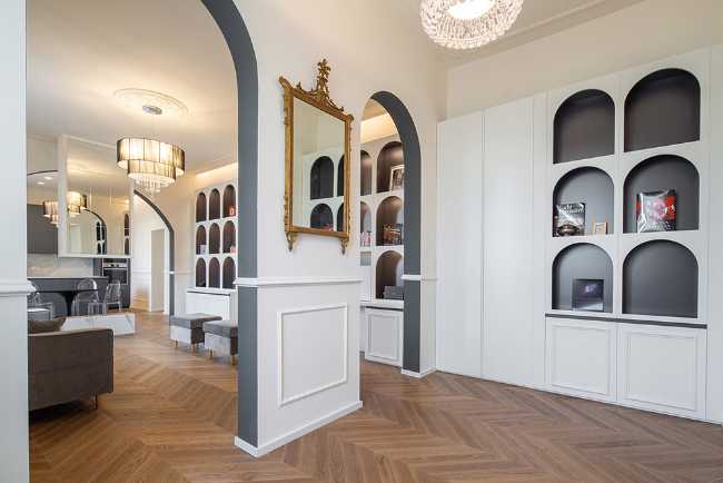 Apartment with arches