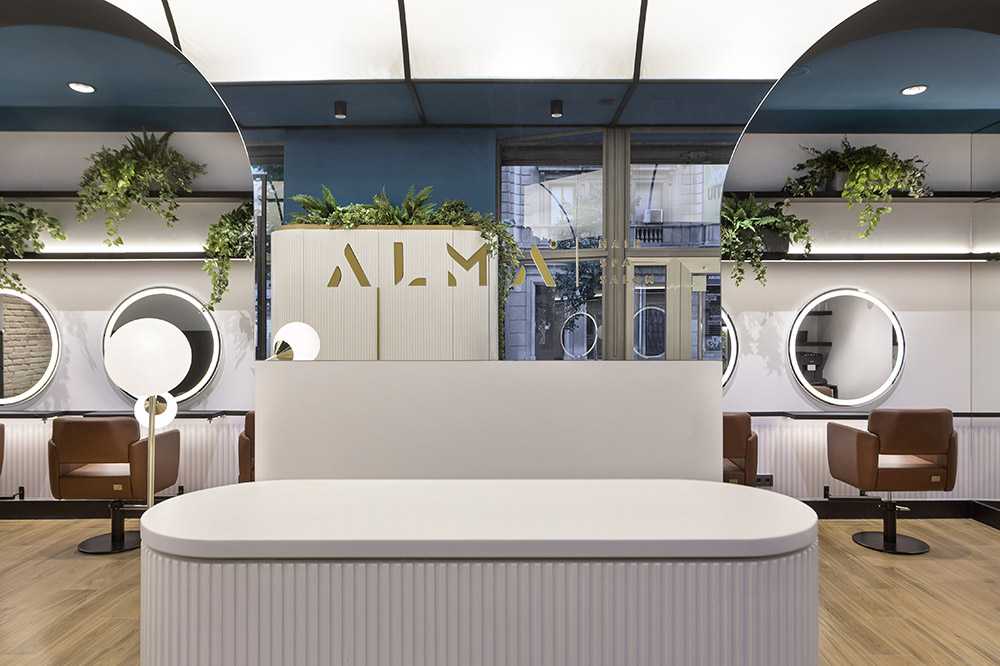 Alma, the interior design for a suggestive, ethereal, and sensual space.