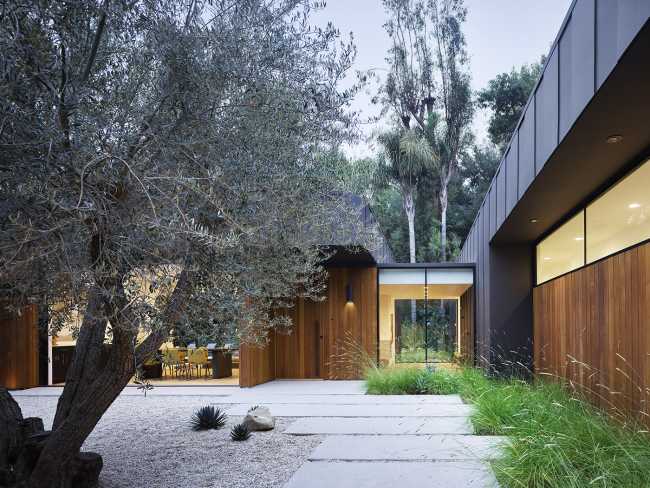 Villa with outdoor pool Los Angeles