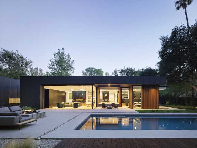 Villa with pool Los Angeles nightlife