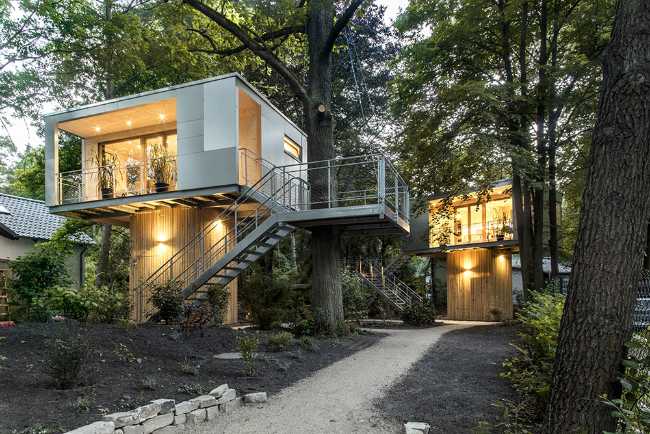 Tree house wooden and metal modules