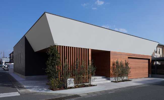 Abitazione in cedro rosso e pietra