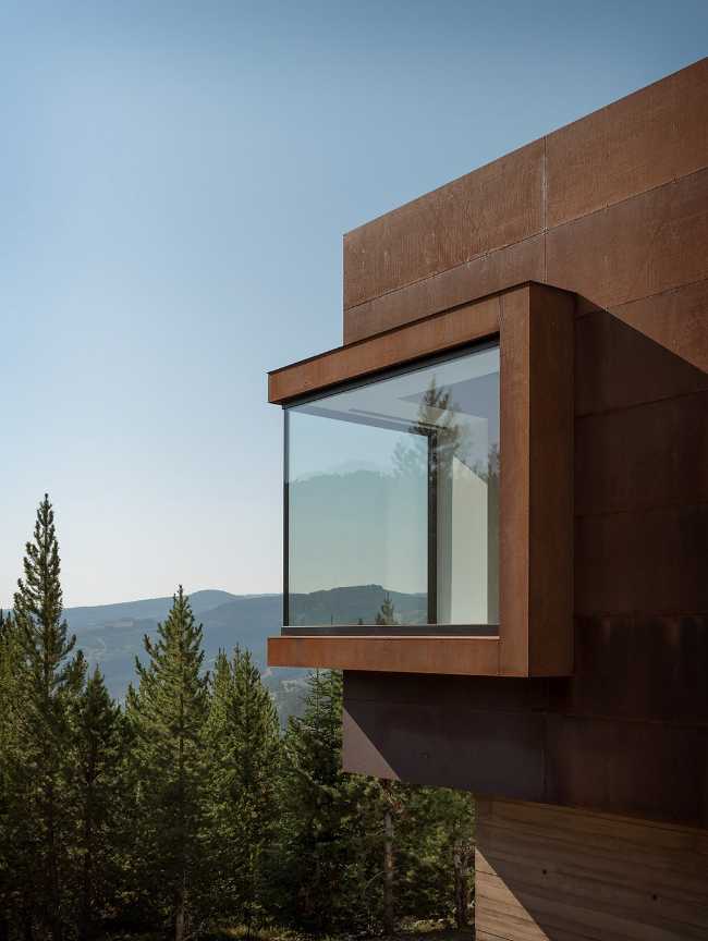 detail Villa with concrete structure and corten cladding