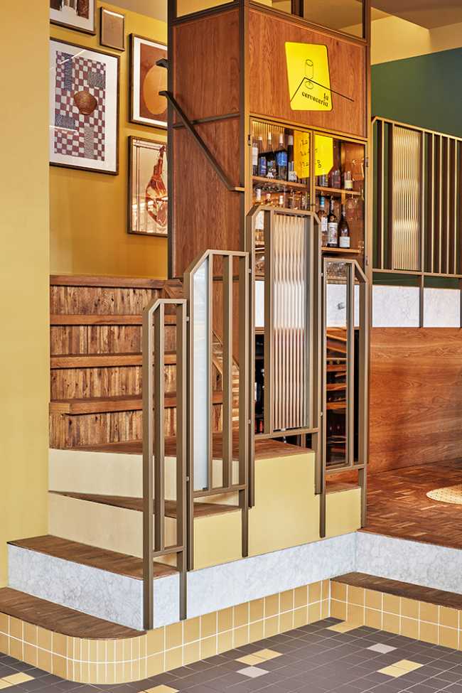 Railing bar