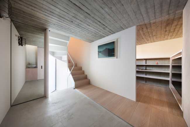 interior vivienda cemento madera