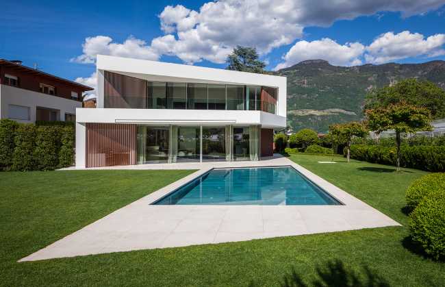 Modern villa with swimming pool