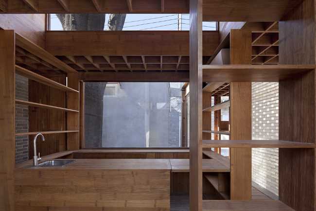 Dettagli corte in legno