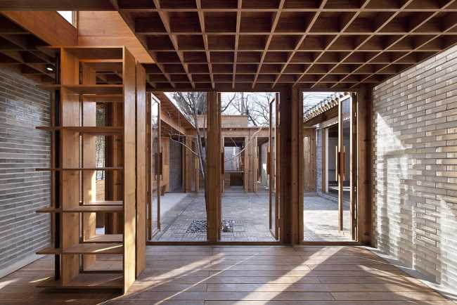 Dettagli corte in legno