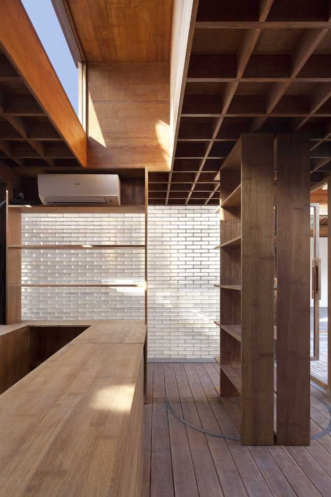 Dettagli corte in legno