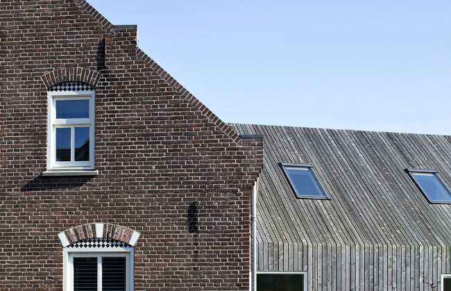 Contemporary expansion of a historic building